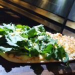 Mesas, delivery y “super promos” en Brooklyn «Mucho Rico»