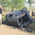 Vuelco en un camino rural cerca de Las Taperitas