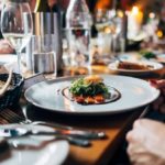 JUNTA – Bares y restaurantes podrán abrir hasta la 1 y 30