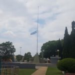 MARADONA – Bandera a media asta en Plaza San Martín