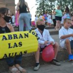 Vecinos se auto convocaron pidiendo por las clases presenciales en 2021