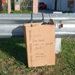 El insólito cartel y un mensaje para los jóvenes