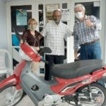 La Cooperativa de Agua Potable sorteó y entregó una moto 0km