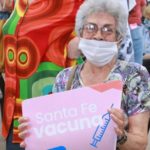 Aconsejan la vacuna contra el Covid antes que las de la gripe y neumonía