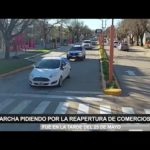 Marcha pidiendo por la reapertura de comercios