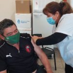 EL TREBOL – Vacunaron a policías y personas de 55 años en adelante de riesgo