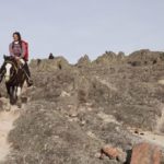 Enfermeras oriundas de Las Petacas, a caballo por la montaña, llevaron las vacunas del COVID