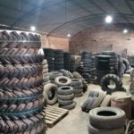 Allanan un comercio de la ciudad por una causa de contrabando de cubiertas
