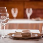 El viernes y el sábado, podrán abrir bares y restaurantes en la ciudad