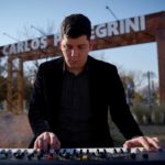 Mirá el video de Bruno Orgaz tocando el himno para el 9 de julio en Carlos Pellegrini