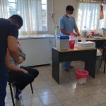 Con vacunas argentinas, jóvenes de 30 años se comenzaron a inocular