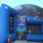 Llega el planetario móvil a Carlos Pellegrini