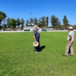 El Expreso trabaja en el sembrado de las canchas de fútbol