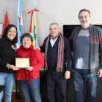 Reconocimiento a Patricia Designa por sus años de trabajo en el municipio