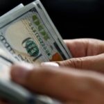 Quienes reciban subsidio de tarifas no podrán comprar «dólar ahorro»