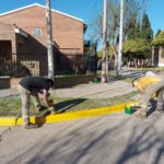 LOS CARDOS – Pintura de sendas peatonales y cordones de veredas