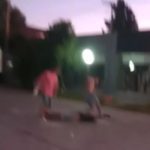 LAS ROSAS – Brutal golpiza en la vía pública