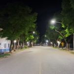 Así luce la primera cuadra de la nueva iluminación del acceso Seguí