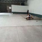 El Expreso colaca el piso en el SUM del Segundo Gigante