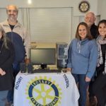 Rotary hizo entrega de una computadora a la Escuela Agrotécnica