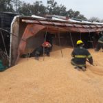Vuelco de un camión en plena Ruta 13