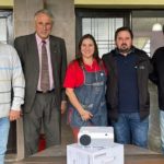 La Comisión de Asociados del Credicoop entregó un proyector a la Escuela Taller