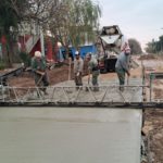 Pavimentan calles de hormigón y asfalto