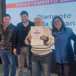Maxi Pullaro y Natalia Sanchez entregaron escrituras para El Trébol
