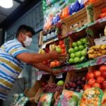 La demanda de alimentos baja y resignan renta para vender
