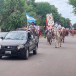 Festejos con desfile y juegos en el día de la tradición