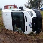 Vuelco de un utilitario en Ruta 13