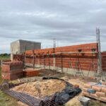 Trebolense avanza con la construcción de los nuevos módulos sanitarios y vestuarios en el Campus Deportivo