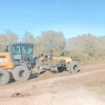 Intenso trabajo de mantenimiento en los caminos rurales de Los Cardos